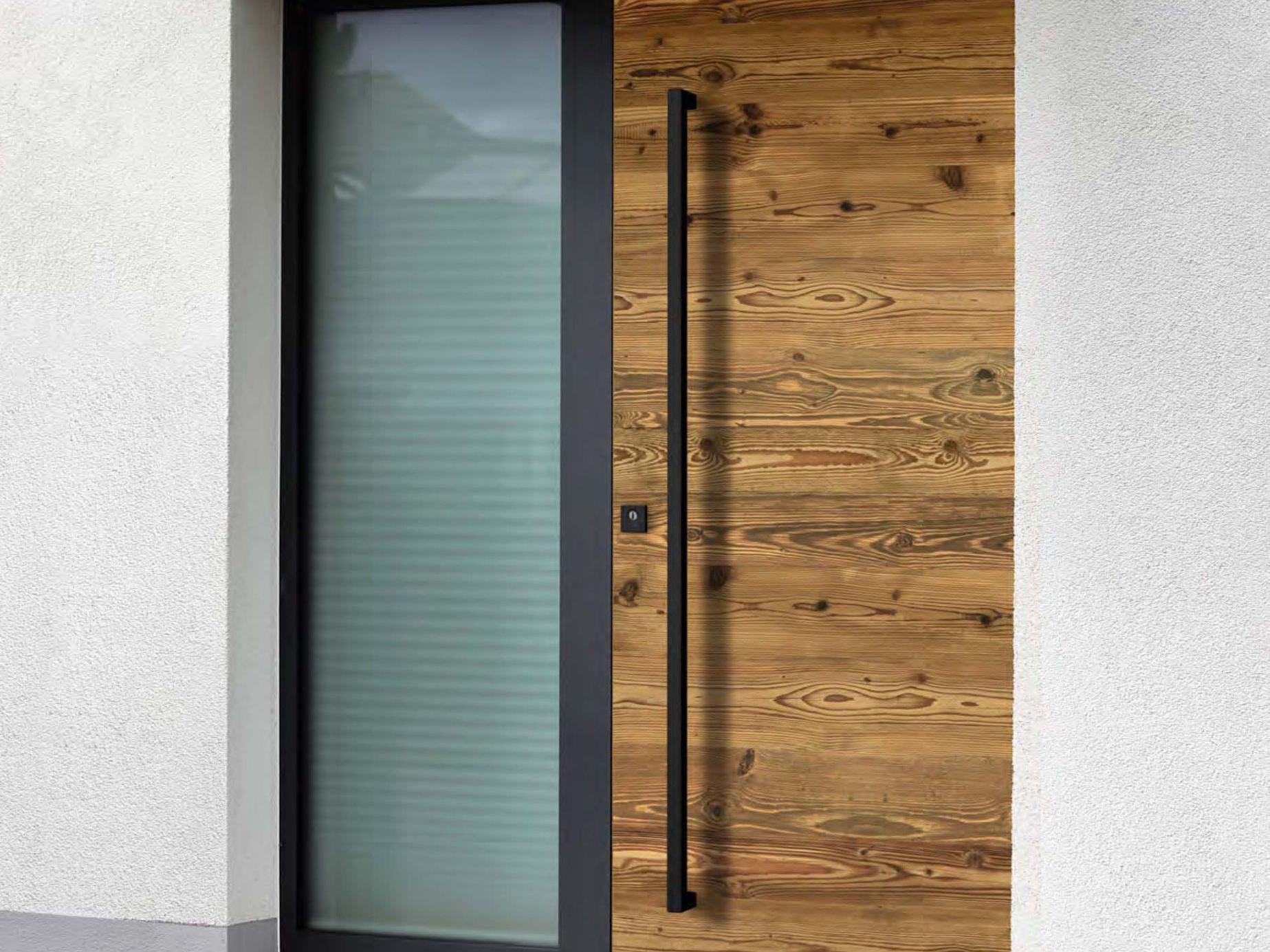 porte d'entrée en bois et aluminium